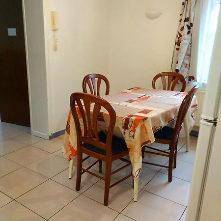 Belle Chambre Dans Un Quartier Calme Brussels Luaran gambar
